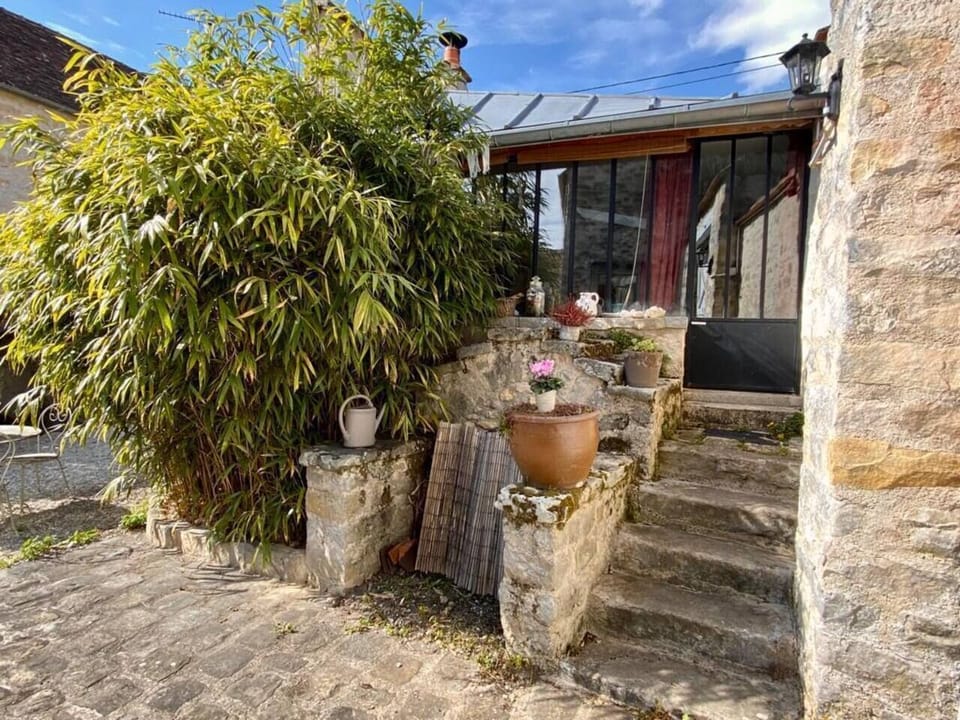 9d45f80d 54b0 4fbc 8124 ee11b173f16b