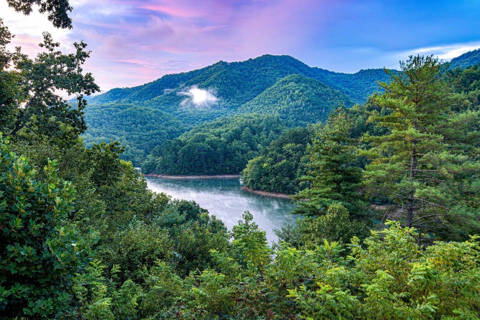 Scenic View: Breathtaking mountain and lake vistas perfect for your adventure!