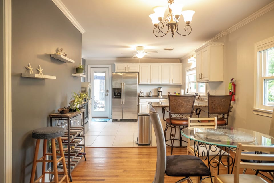 Dining area with open kitchen 
