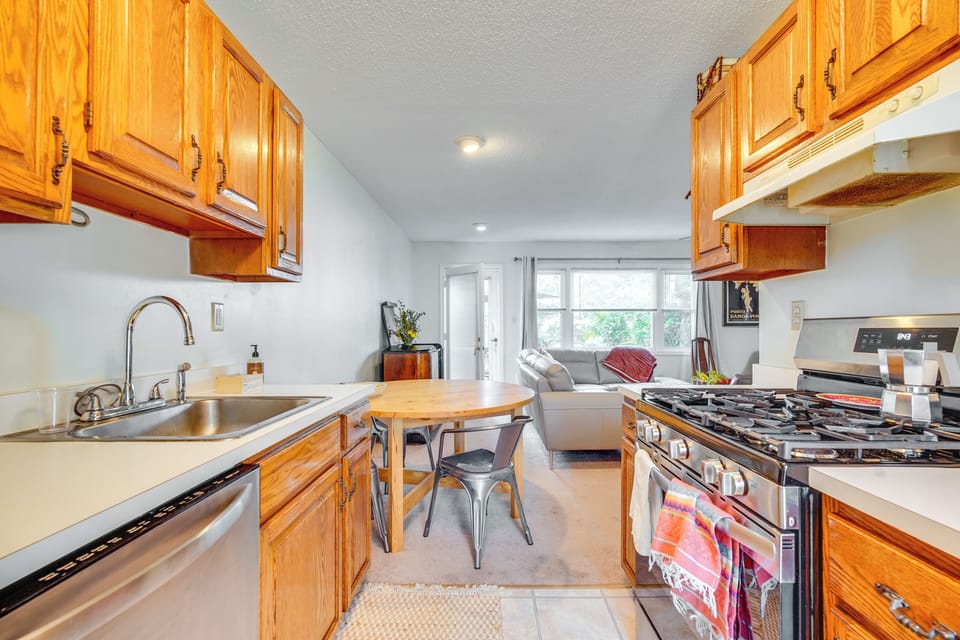 Kitchen | Cooking Basics | Drip Coffee Maker & Grinder | Main Floor