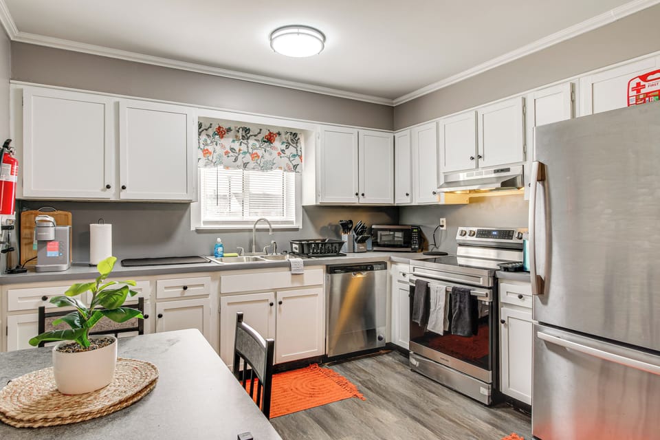 Kitchen | Cooking Basics | Stove/Oven/Air Fryer Combo | Dishwasher