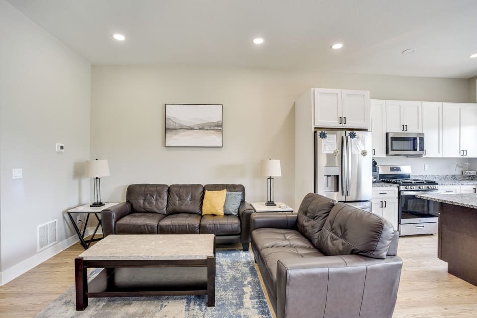 Living Room | Full Kitchen