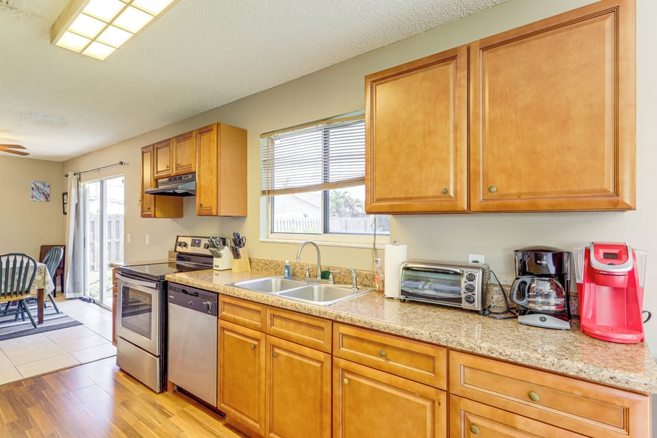 Kitchen | Trash Bags & Paper Towels