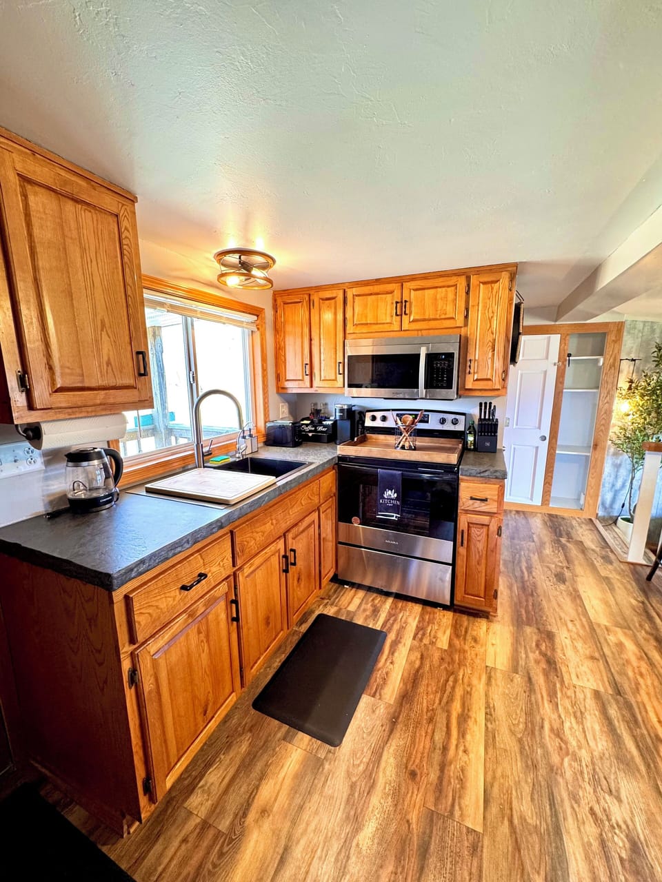 Full Kitchen with all the essentials!