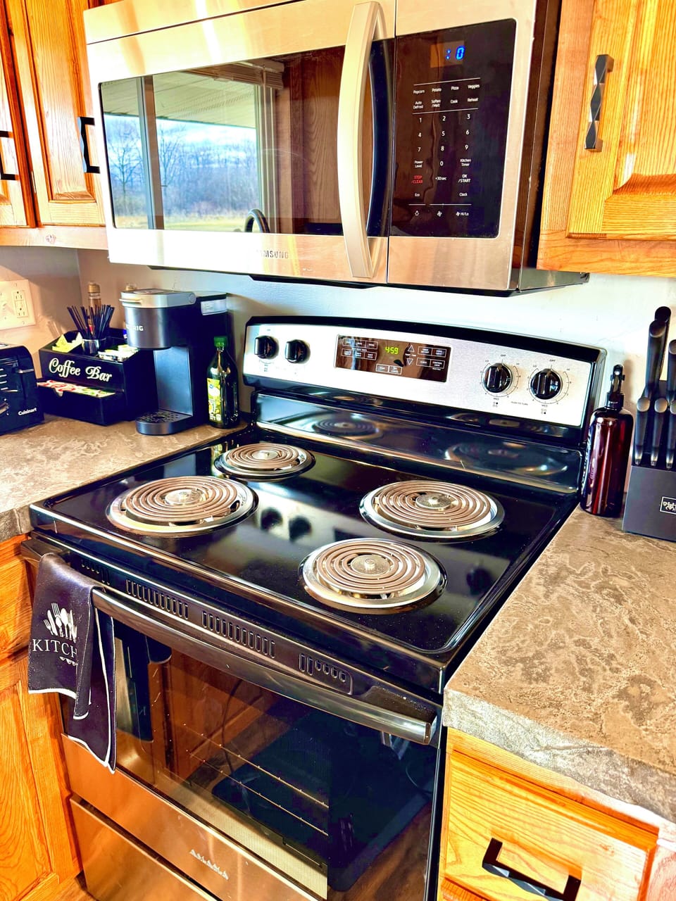 Full Kitchen with all the essentials!