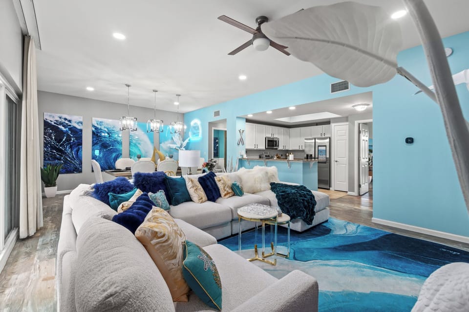 Enjoy and Relax in the comforts of our newly renovated Palms Paradise Oasis.