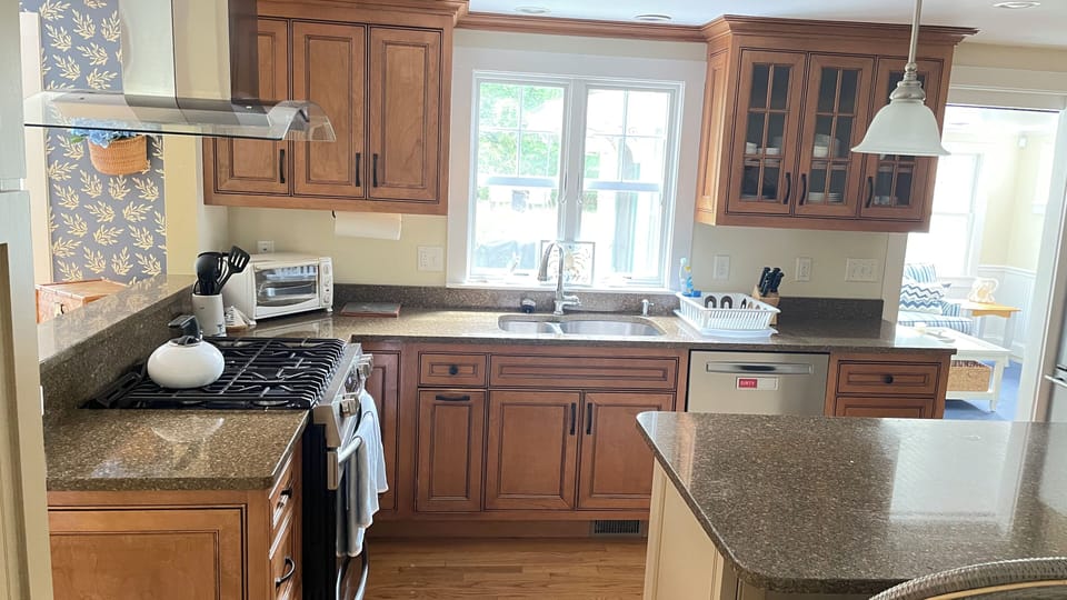 Full Kitchen with Island
