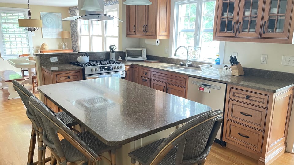 Full Kitchen with Island