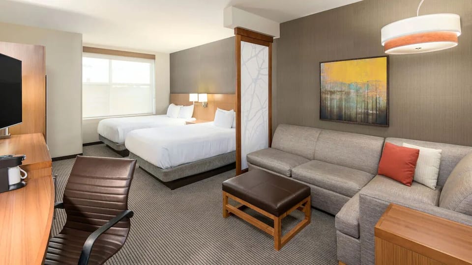 Unit with 2 Queen beds