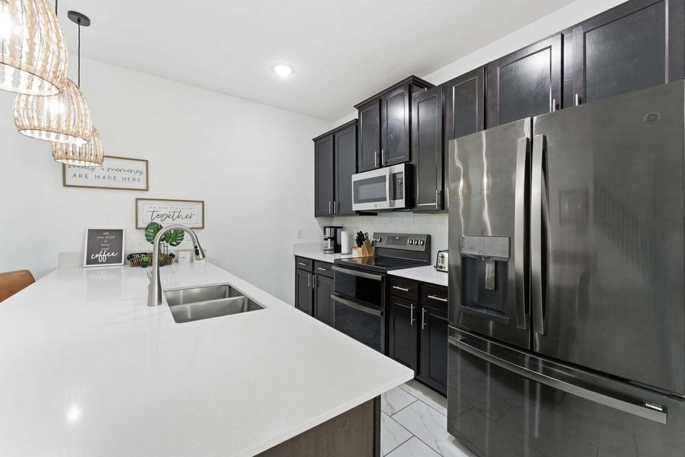 Our kitchen are fully equipped with all the appliances you need to prepare your meals for the day.
