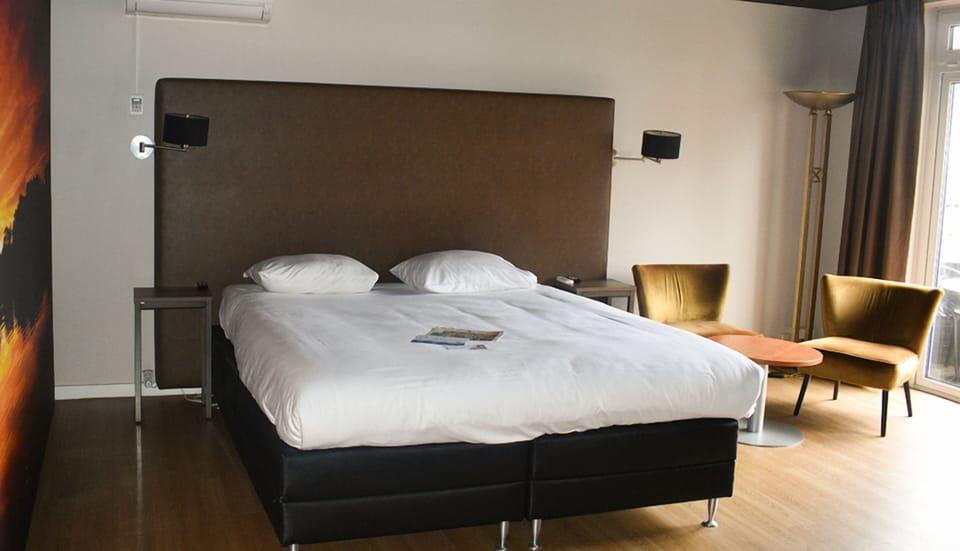 Unit with one King size bed