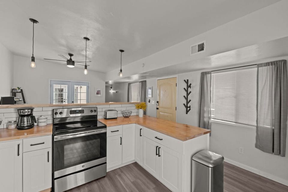 1508 Kitchen