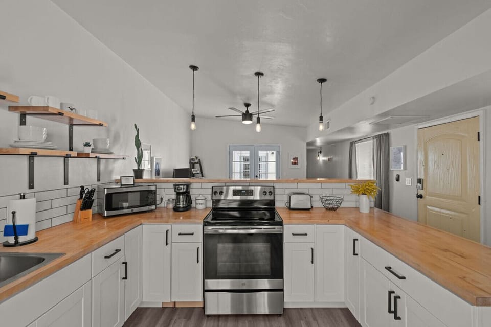 1508 Kitchen