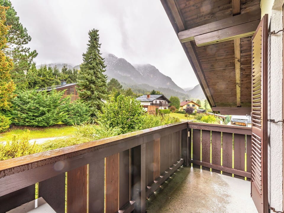 Mountain Range, Hill Station, Valley, Alps, Balcony, Ridge, Mountain Village, Larch, Hardwood