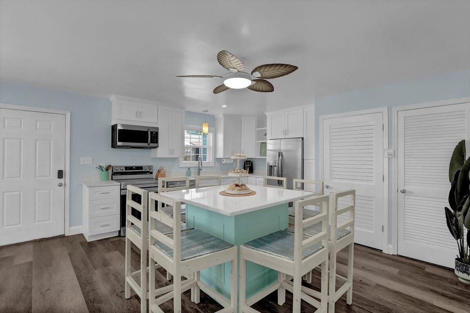 Dining Area (2)