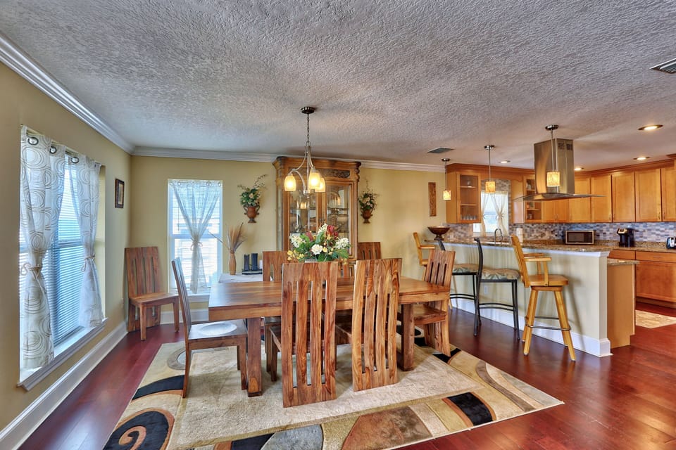 Dining Table set for 6