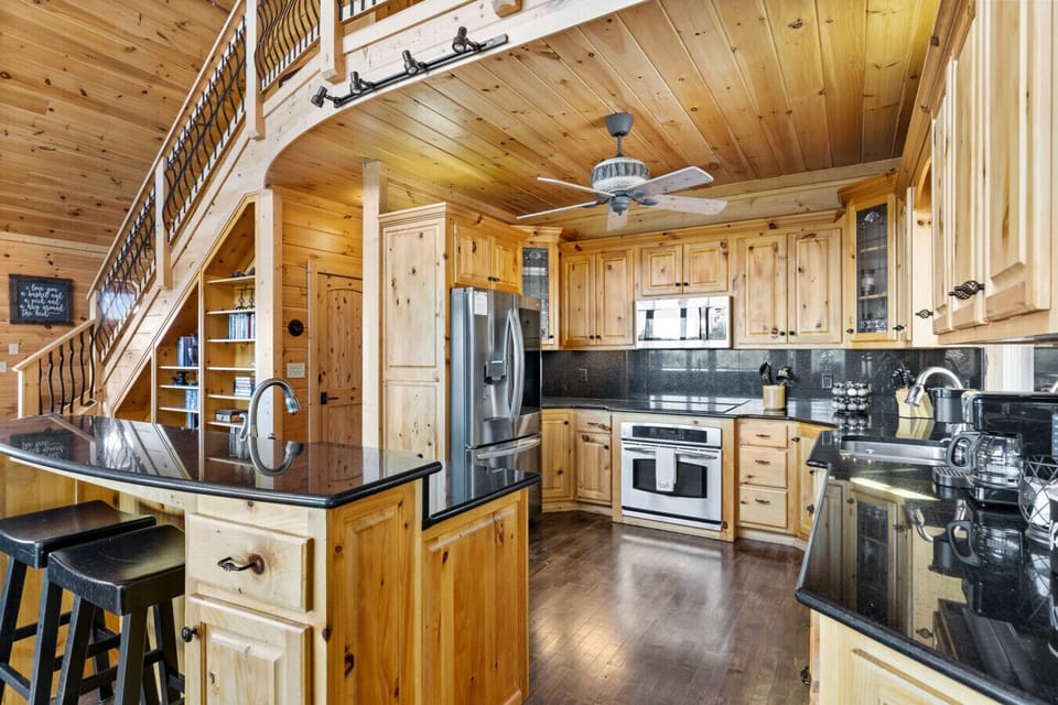 A generous layout built for real meals and mountain living