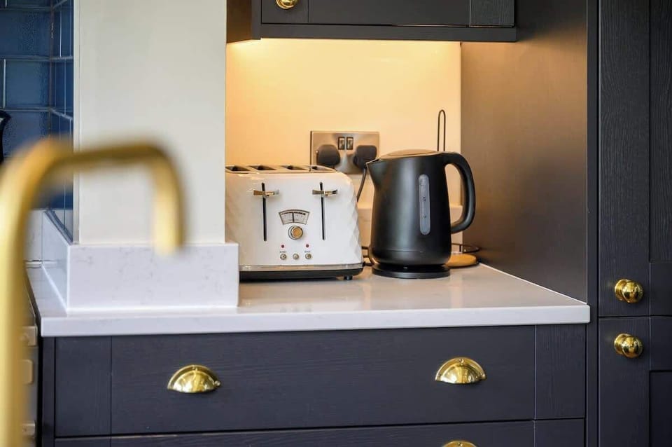 Our kitchen has everything you'd expect in a family home including microwave, kettle & toaster. We provide complimentary teas & coffee