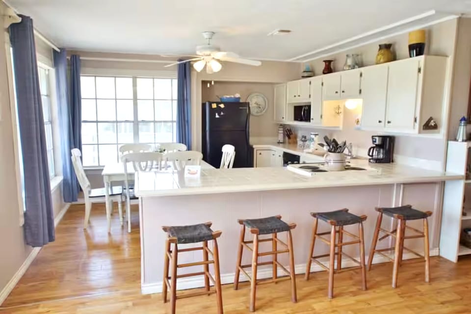 full kitchen view 