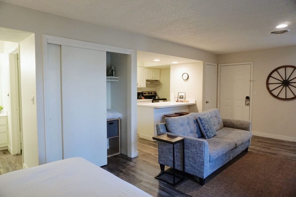 Comfortable & Charming Studio