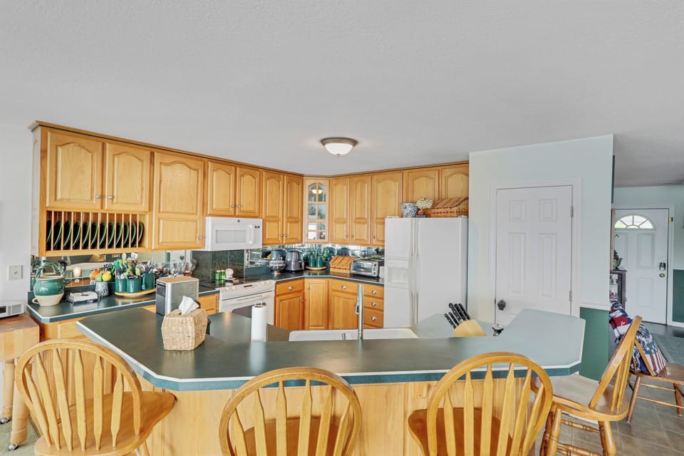 Fully Stocked Kitchen