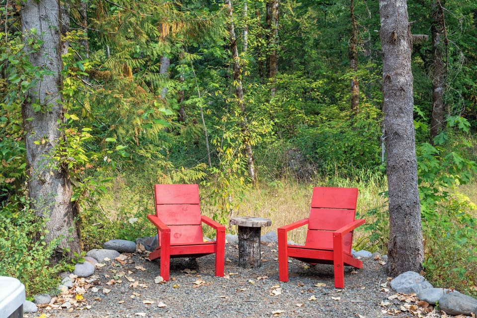 Find your peace in the woods! Cozy up in these chairs and breathe in the fresh air.