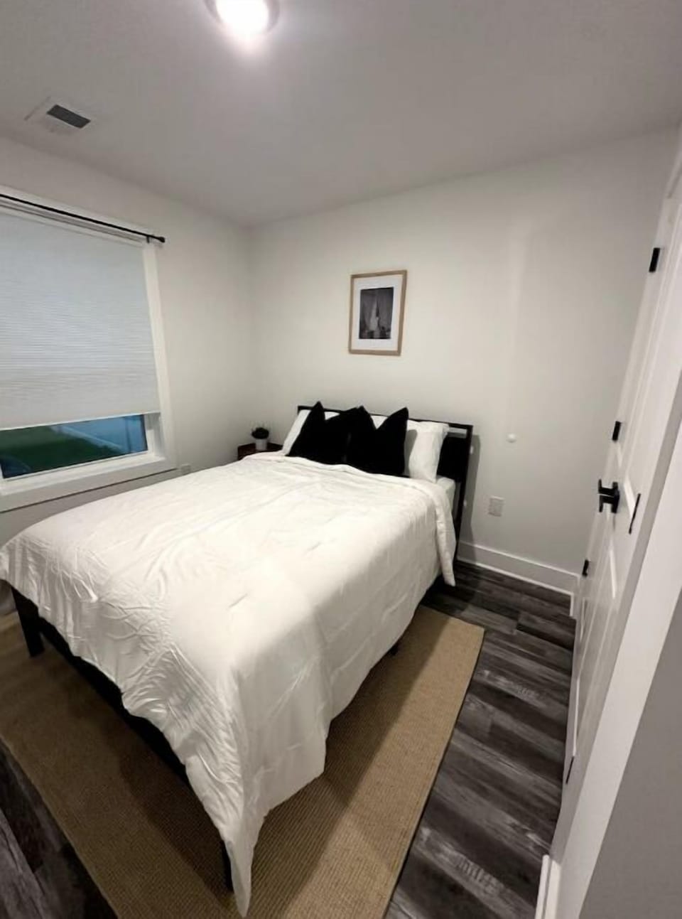 Full Size Bed - Ground Floor