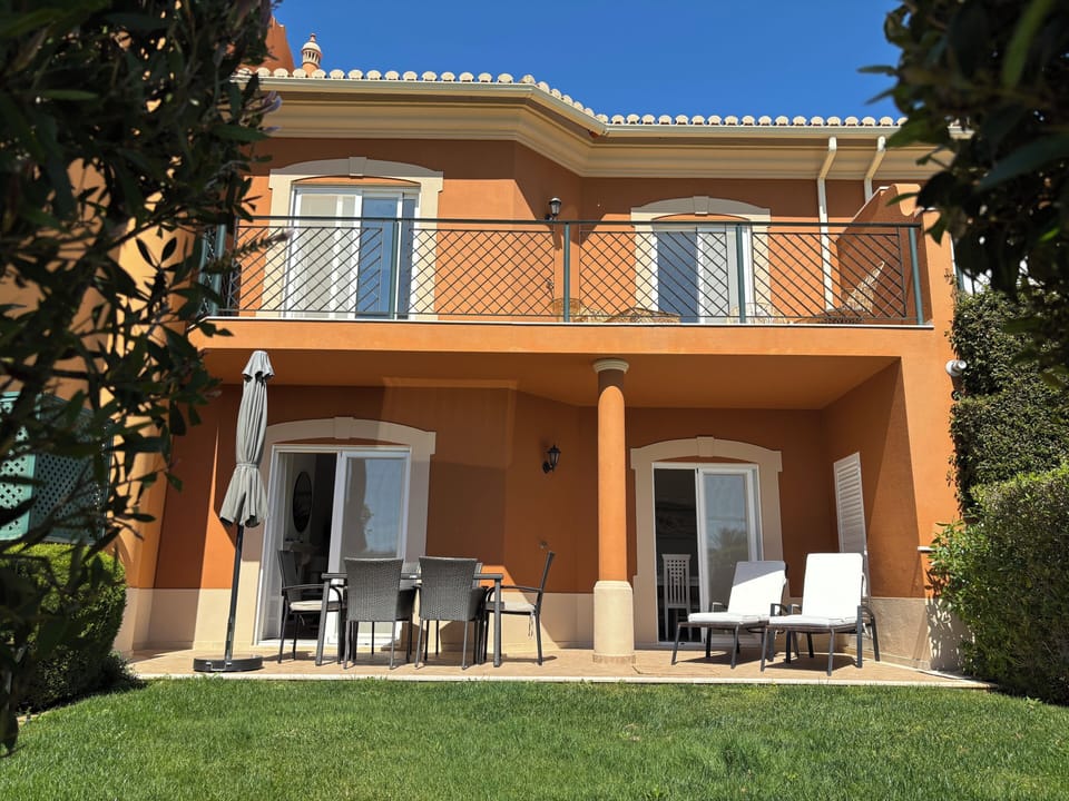 Back of the house. Relax in the sunny garden