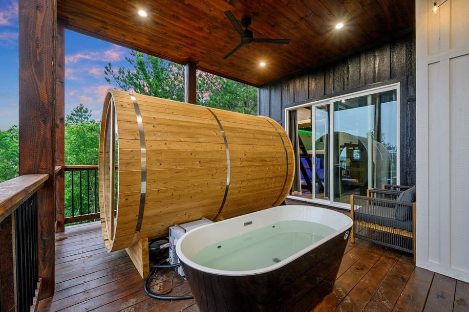 Dip in, cool off, feel amazing! The cold plunge next to the sauna is a refreshing thrill that’ll leave you feeling brand new.