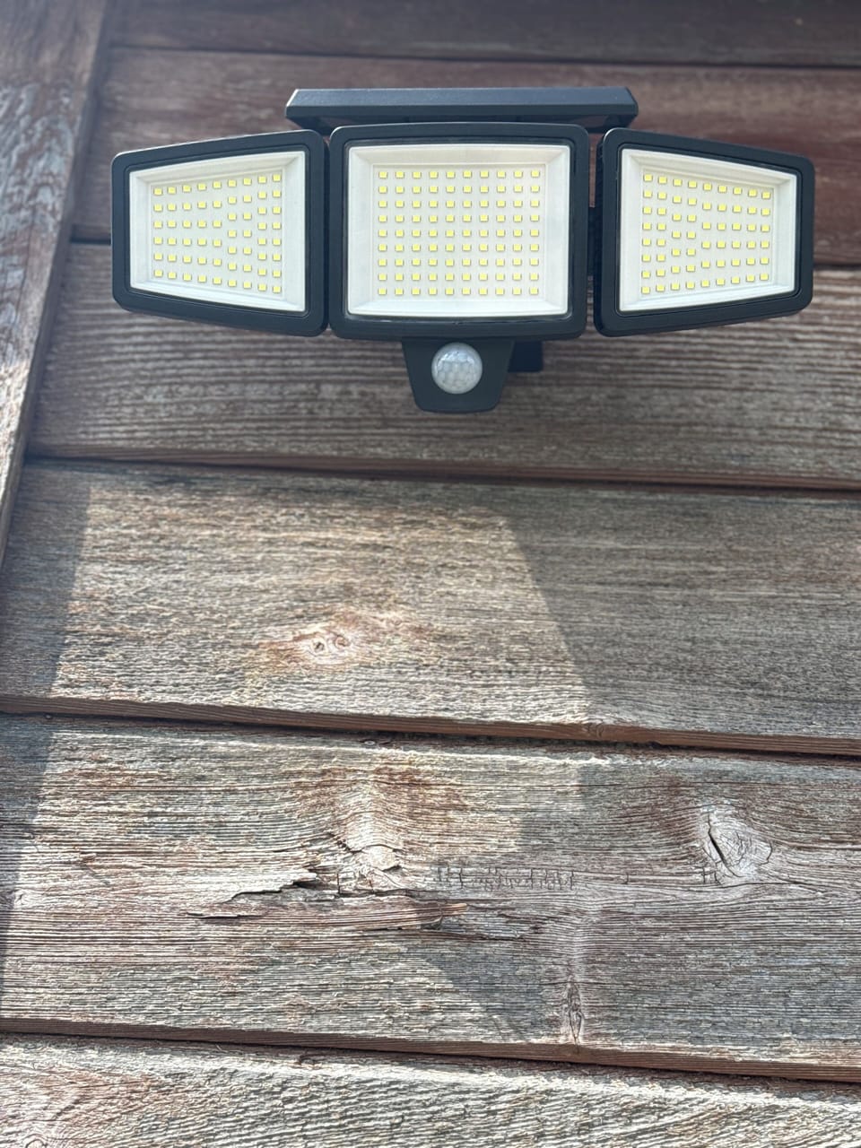 Outdoor motion lights