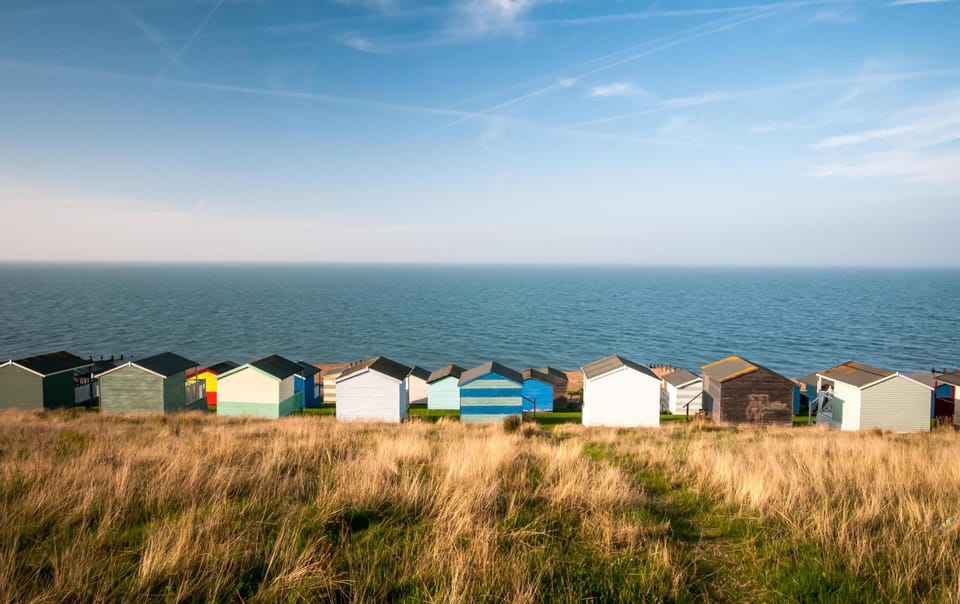 Immerse yourself in the charm of traditional caravan holidays with 2cHolidays at this 6 berth lodge located on Seaview Holiday Park, Kent for your 2026 getaway.