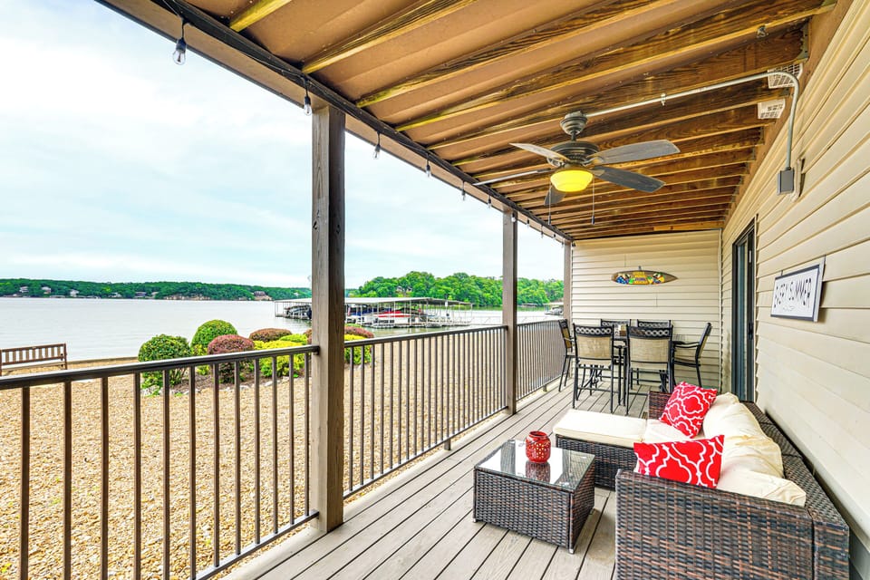 Osage Beach Vacation Rental | 2BR | 1BA | 780 Sq Ft | Stairs to Enter