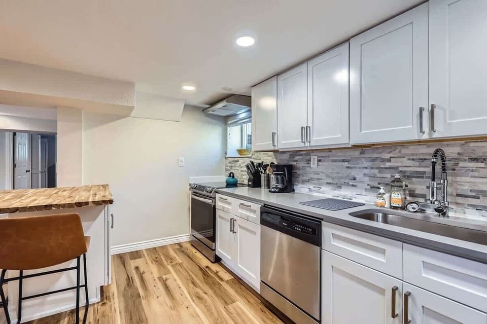 Stove, Oven, & Microwave