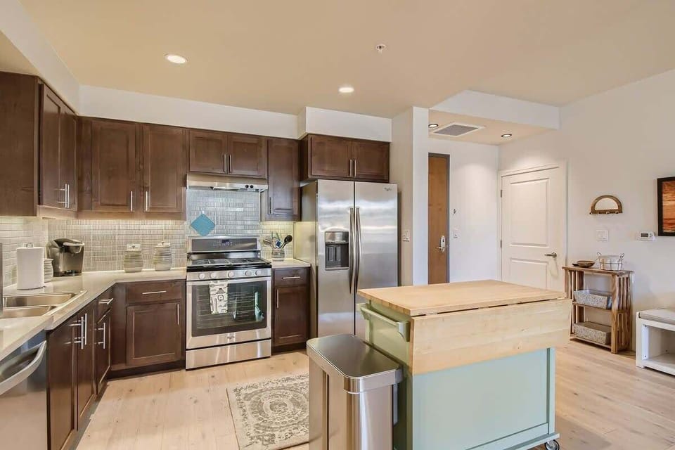Full-Size Refrigerator & Freezer