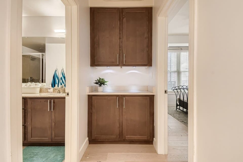 Linen cabinets 
