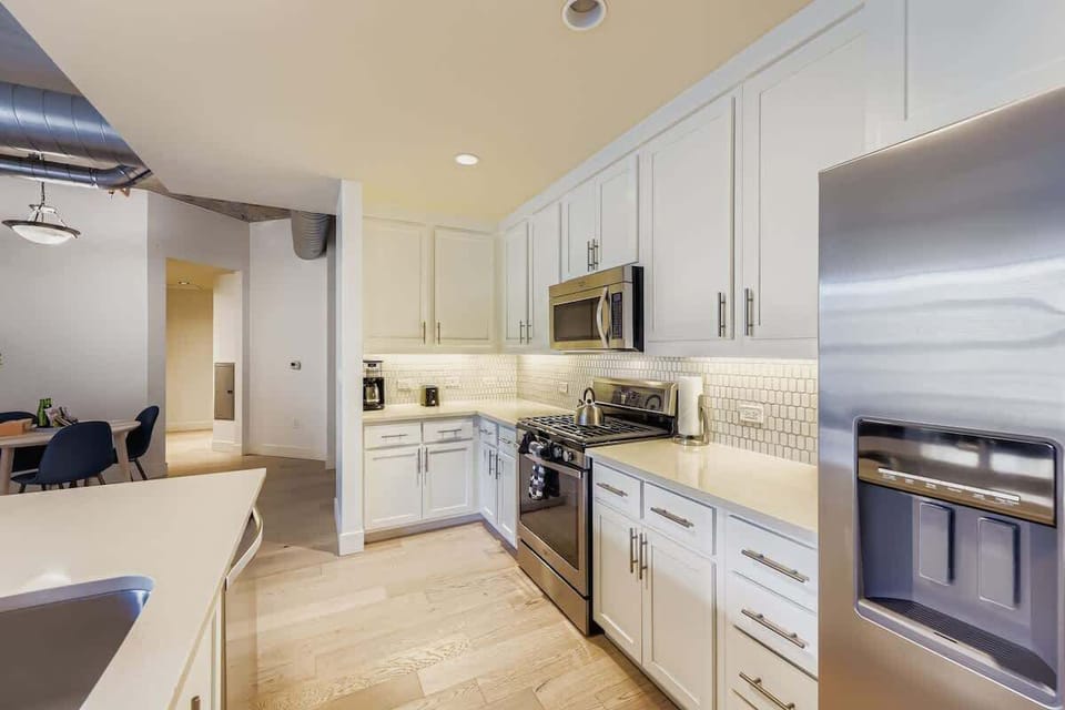 Fully Stocked Kitchen 