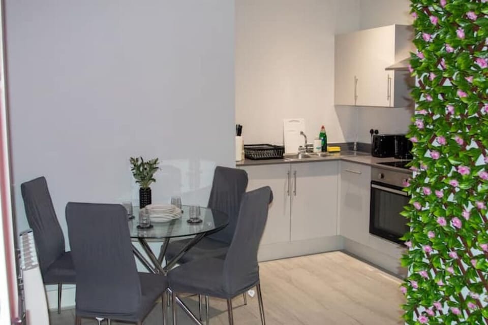 4 Seater Dining Table to enjoy your meal