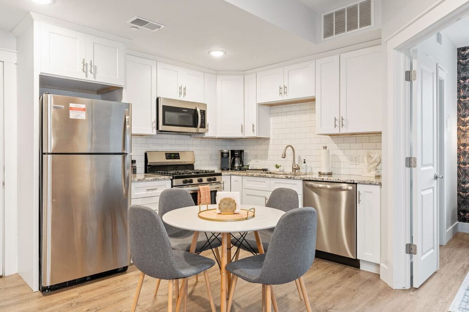 Cheery kitchen for all your creations 🥄