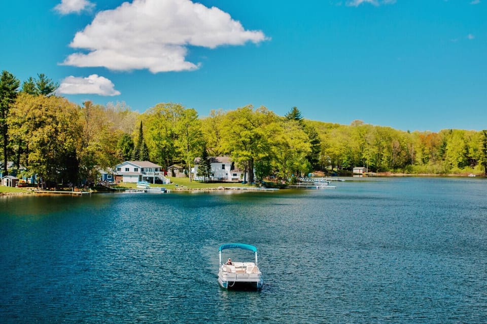 Lake days and sunshine bliss 🌞