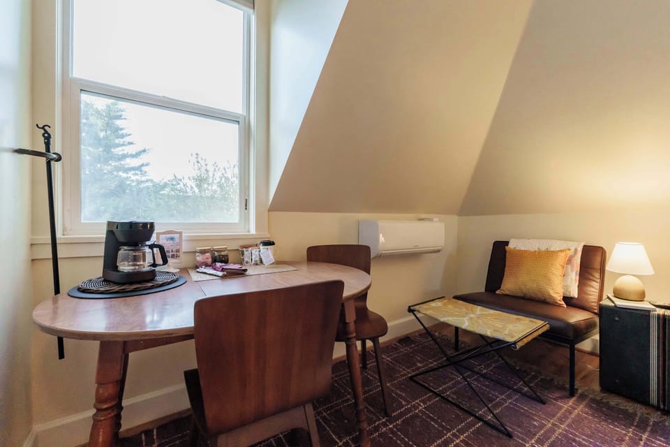 #StayInMyDistrict #BookDirect #NW 