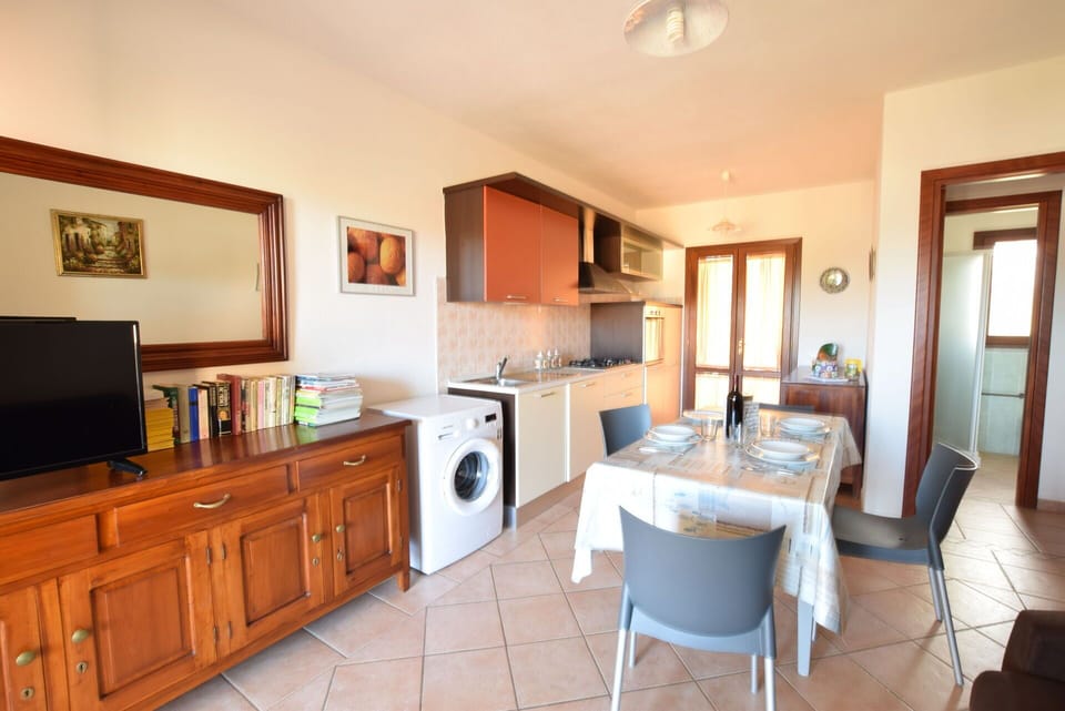 Autumn, Kitchen, Living Room, Spring, Summer