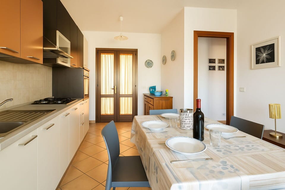 Autumn, Kitchen, Living Room, Spring, Summer