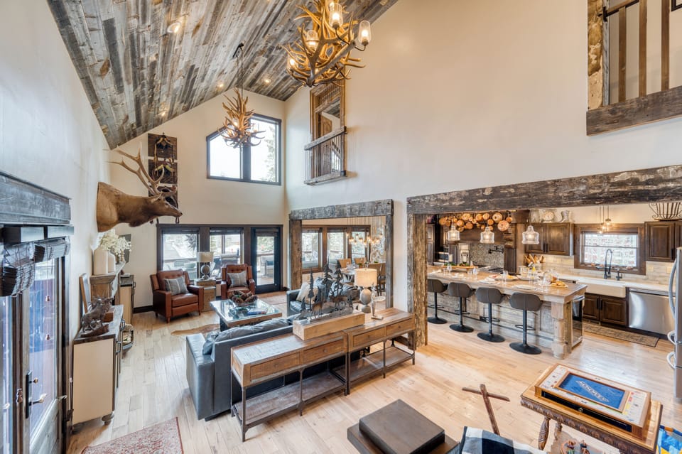 The Lodge’s living room marries modern and rustic to perfection.