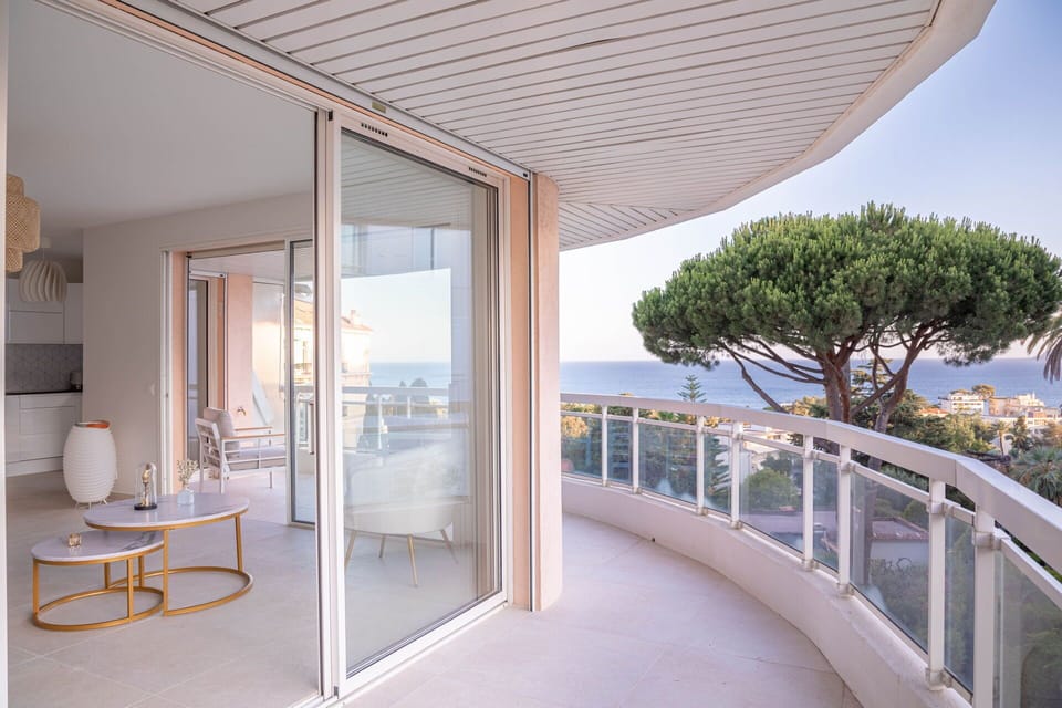 Balcony / Terrace / Patio