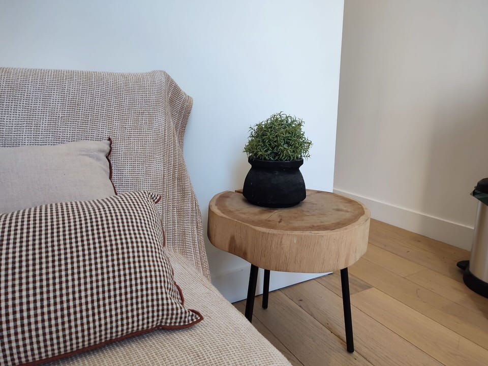 Living Room, Room Detail