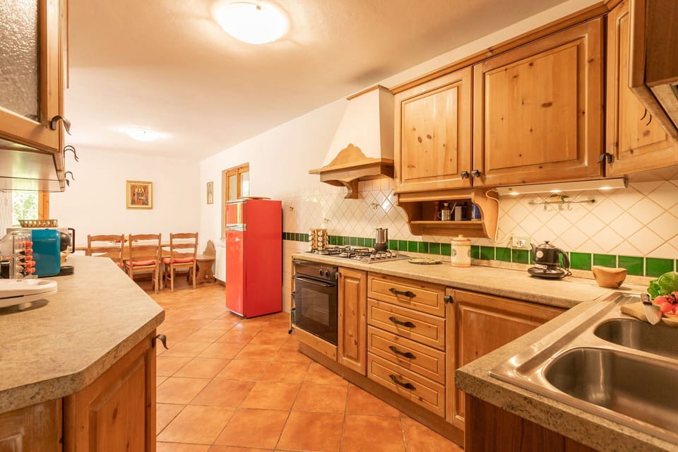 Dining Room, Kitchen