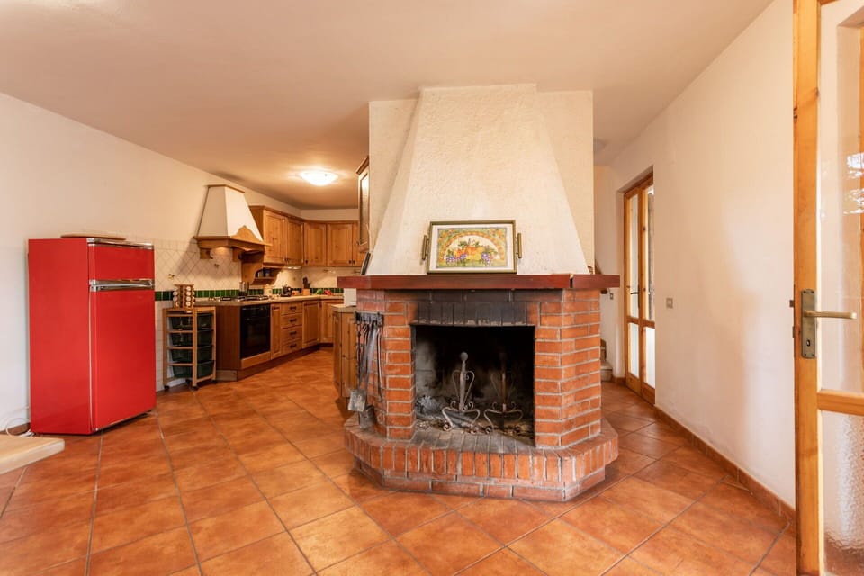 Dining Room, Kitchen