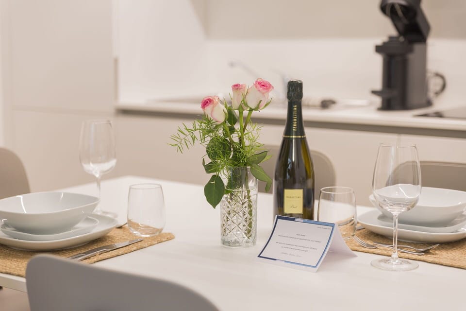 Dining Room, Room Detail
