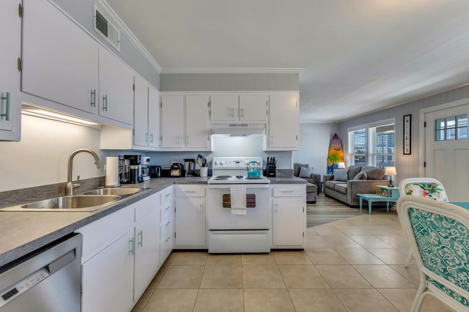 Island Escape B-Kitchen-