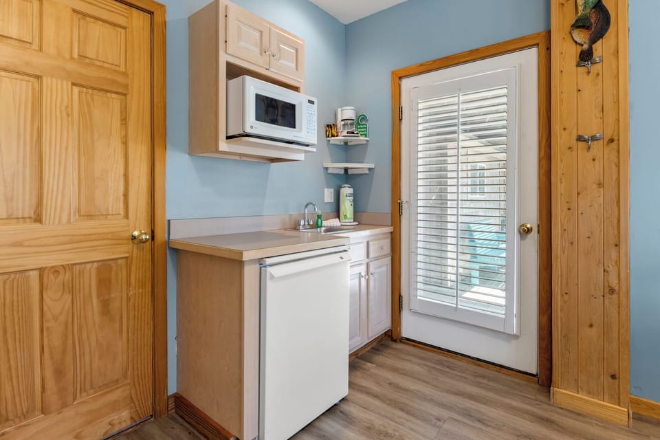 CV1B-Shell-Castle-B-Kitchenette